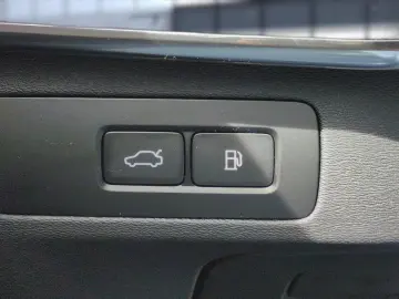 XC90 T8 Recharge Ultra Bright Plug-In Hybrid AWD
