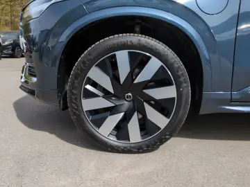 XC90 T8 Recharge Ultra Bright Plug-In Hybrid AWD
