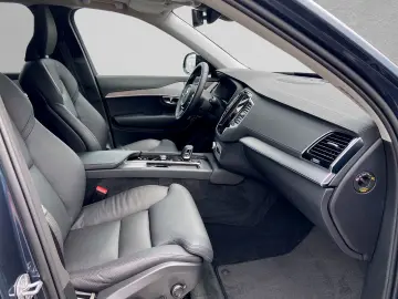 XC90 T8 AWD Recharge Plus Dark 7-Sitzer AHK