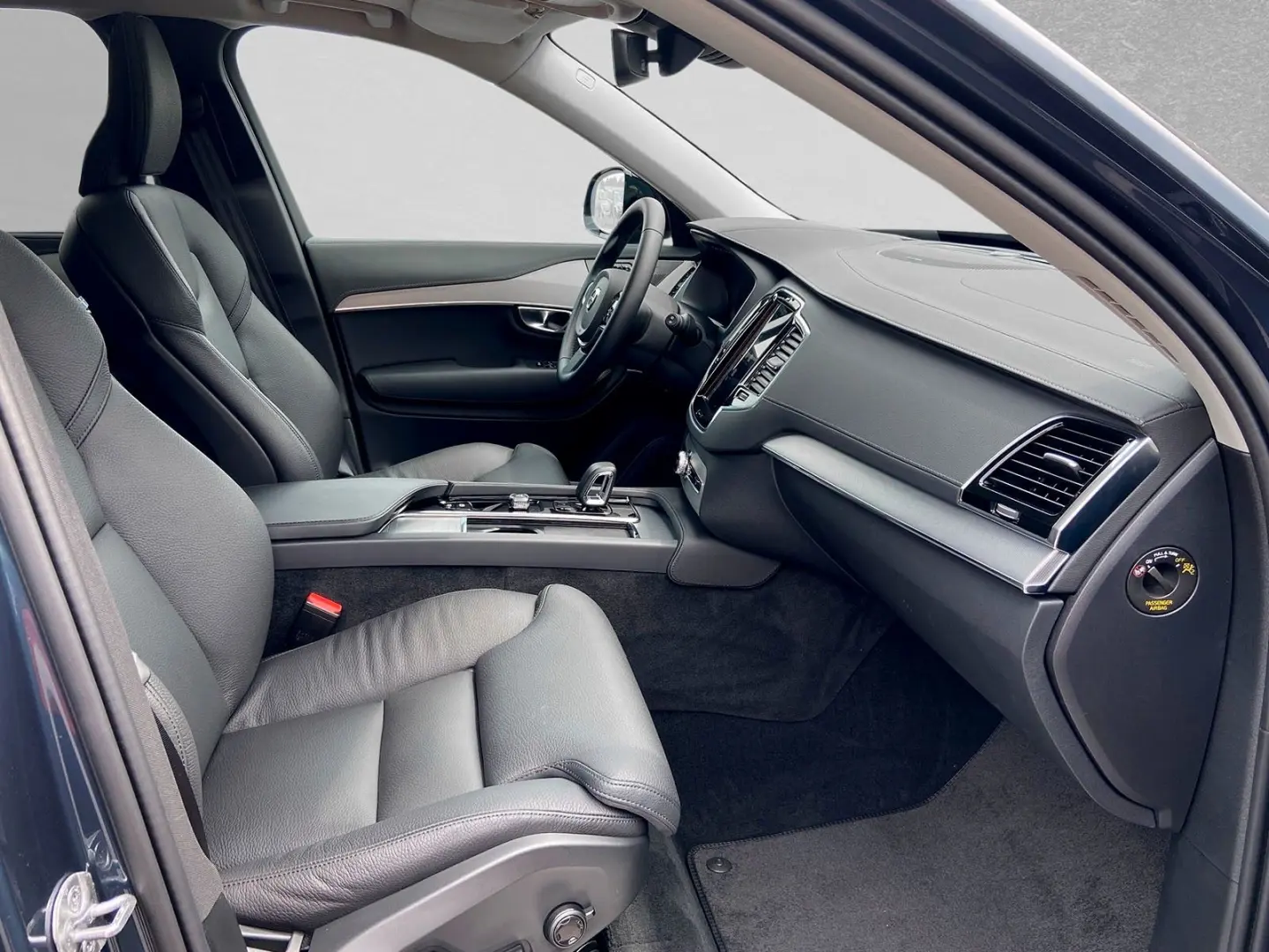 XC90 T8 AWD Recharge Plus Dark 7-Sitzer AHK