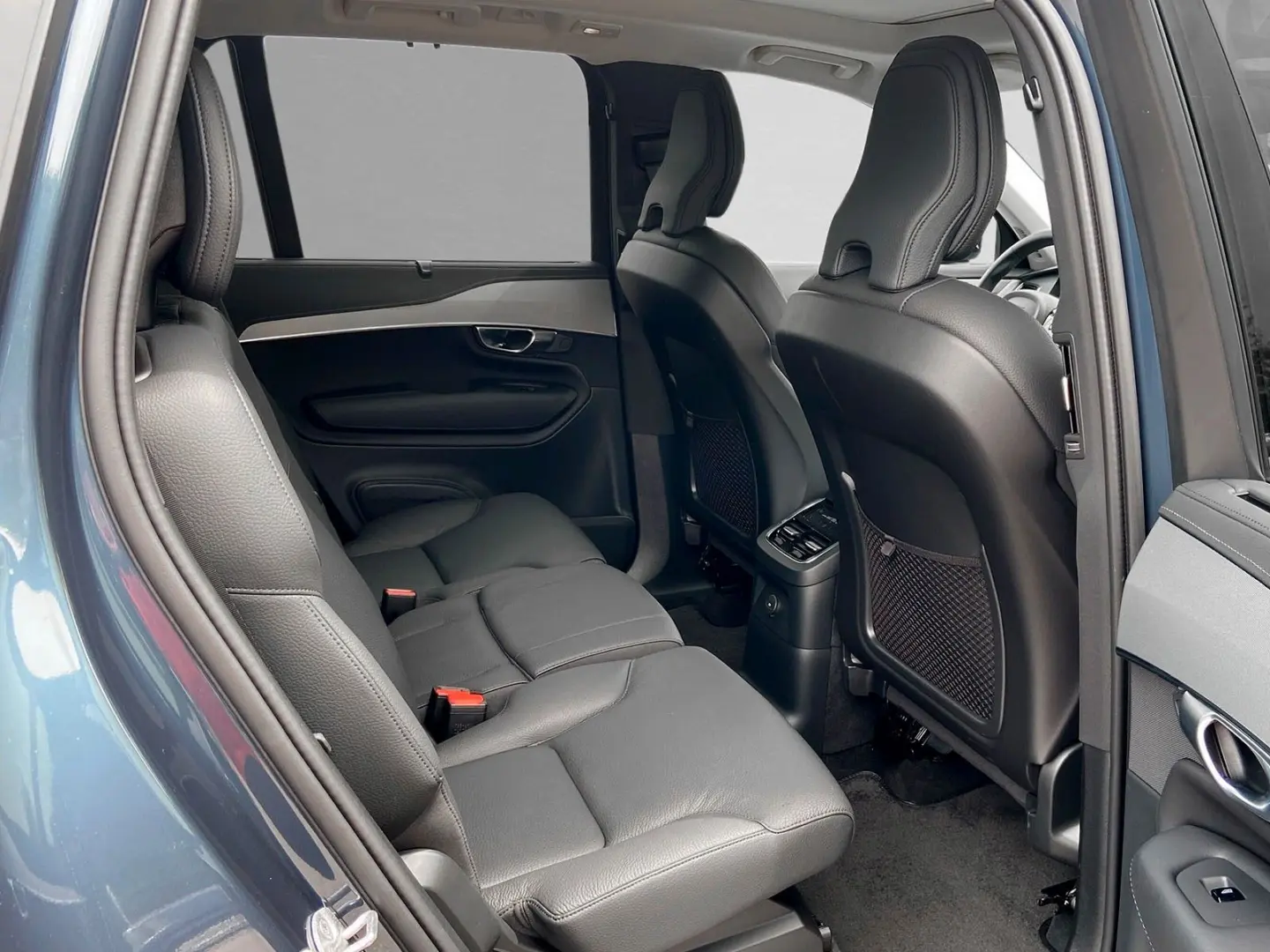 XC90 T8 AWD Recharge Plus Dark 7-Sitzer AHK