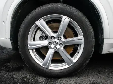 XC90 Plus Bright Recharge Plug-In Hybrid AWD T8 
