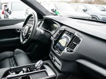 XC90 Plus Bright Recharge Plug-In Hybrid AWD T8 