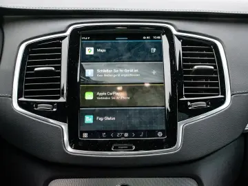 XC90 Plus Bright Recharge Plug-In Hybrid AWD T8 