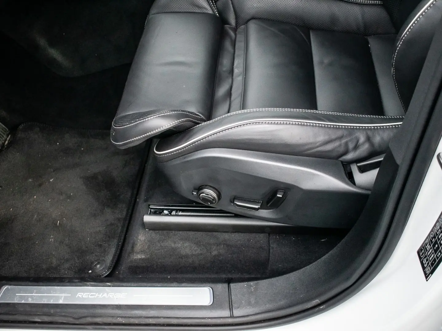 XC90 Plus Bright Recharge Plug-In Hybrid AWD T8 