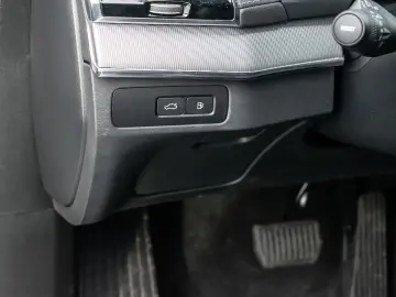 XC90 Plus Bright Recharge Plug-In Hybrid AWD T8 