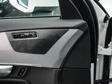XC90 Plus Bright Recharge Plug-In Hybrid AWD T8 