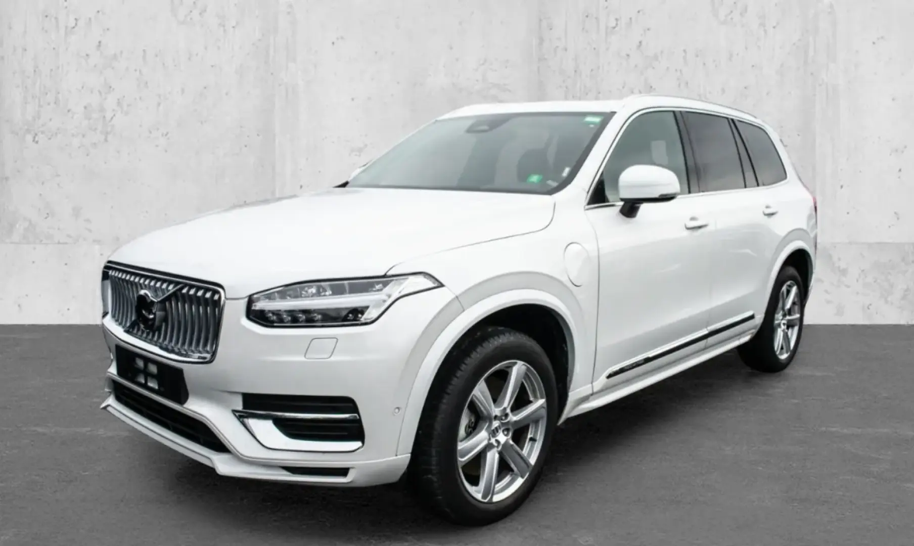 XC90 Plus Bright Recharge Plug-In Hybrid AWD T8
