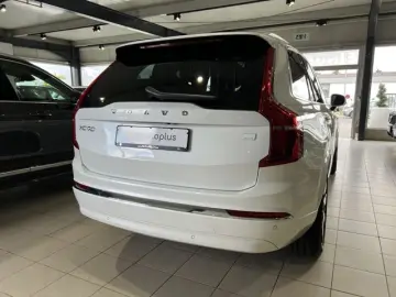 XC90 T8 Ultimate Bright Recharge AWD UPE103K B&W