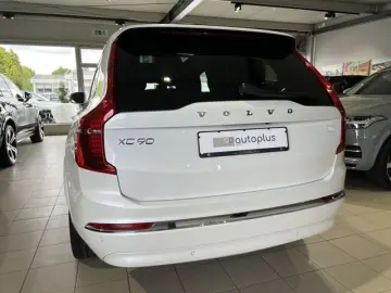 XC90 T8 Ultimate Bright Recharge AWD UPE103K B&W