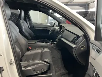 XC90 T8 Ultimate Bright Recharge AWD UPE103K B&W