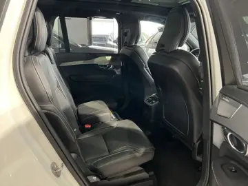 XC90 T8 Ultimate Bright Recharge AWD UPE103K B&W