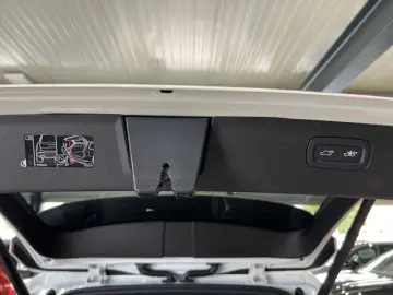 XC90 T8 Ultimate Bright Recharge AWD UPE103K B&W