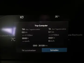 XC90 T8 Ultimate Bright Recharge AWD UPE103K B&W