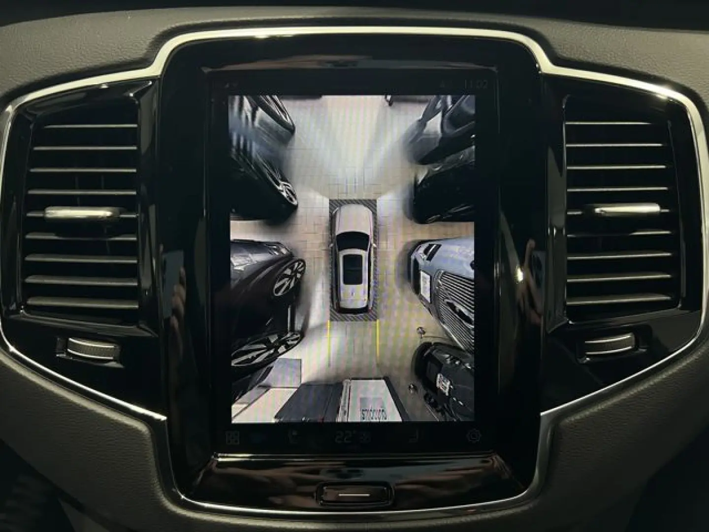XC90 T8 Ultimate Bright Recharge AWD UPE103K B&W