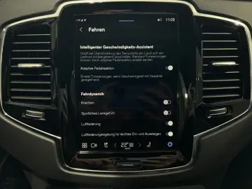 XC90 T8 Ultimate Bright Recharge AWD UPE103K B&W