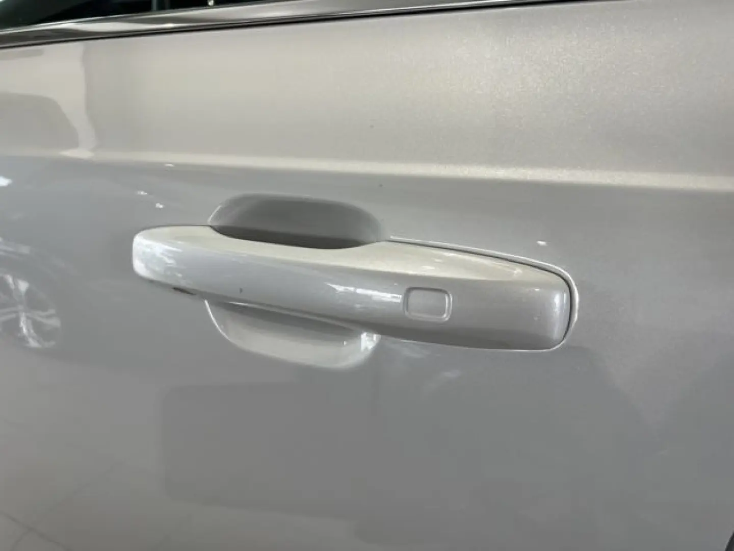 XC90 T8 Ultimate Bright Recharge AWD UPE103K B&W