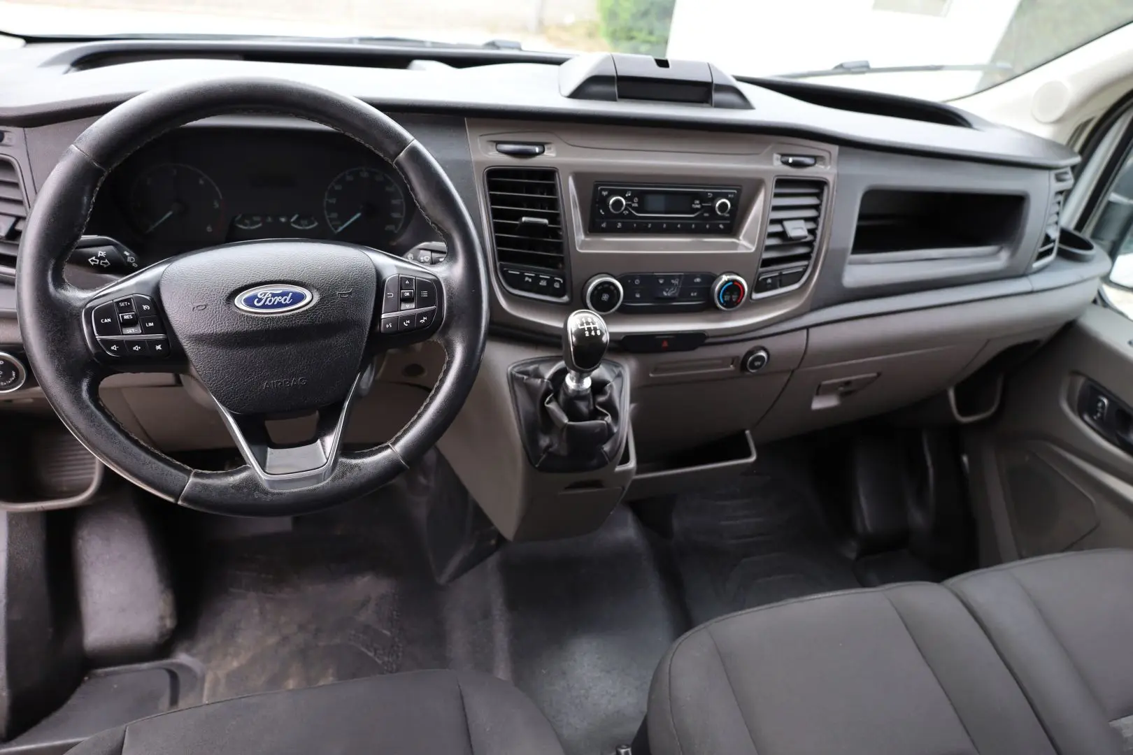 Ford Transit L2H2 2.0 130CP