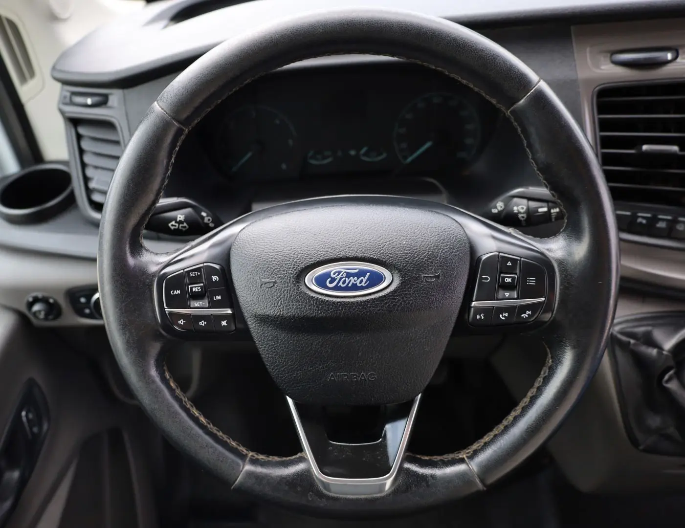 Ford Transit L2H2 2.0 130CP