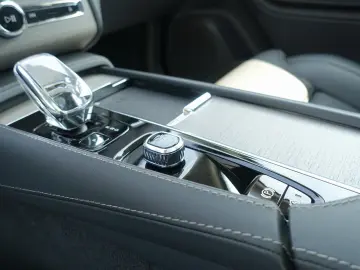 XC90 Recharge Ultimate T8 AWD/360°/Pano/B&W/BLS