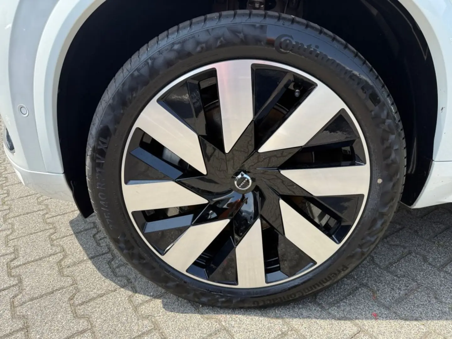 XC90 T8 AWD Sitzbelüftung+360'Kam+Memory+Pano