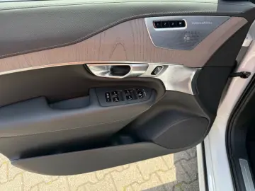 XC90 T8 AWD Sitzbelüftung+360'Kam+Memory+Pano