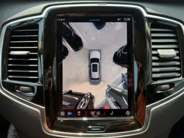 XC90 T8 AWD Sitzbelüftung+360'Kam+Memory+Pano