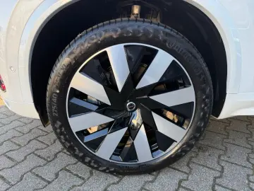 XC90 T8 AWD Plug-in Hybrid Plus Bright  360° NAV