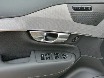 XC90 Recharge T8 AWD Plus Dark