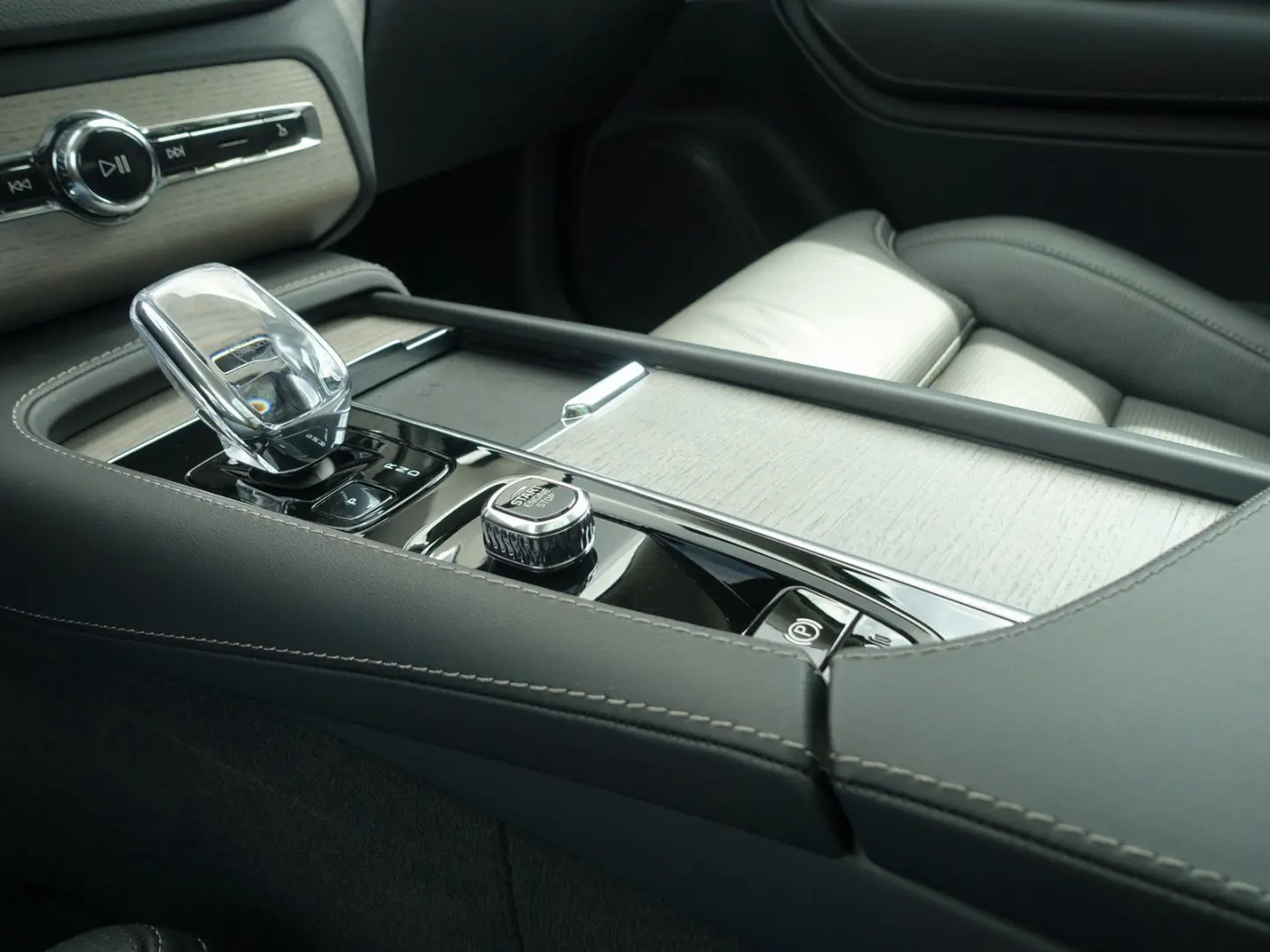 XC90 Recharge Ultimate T8 AWD/Massage/Pano/B&W