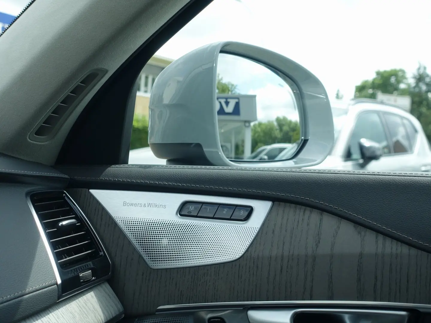 XC90 Recharge Ultimate T8 AWD/Massage/Pano/B&W