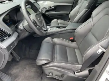 XC90 Rech. Ultimate T8 AWD Dark 7SITZ PANO 360°