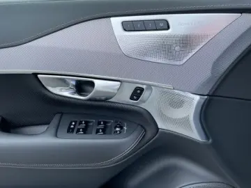 XC90 Rech. Ultimate T8 AWD Dark 7SITZ PANO 360°