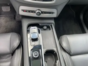 XC90 Rech. Ultimate T8 AWD Dark 7SITZ PANO 360°