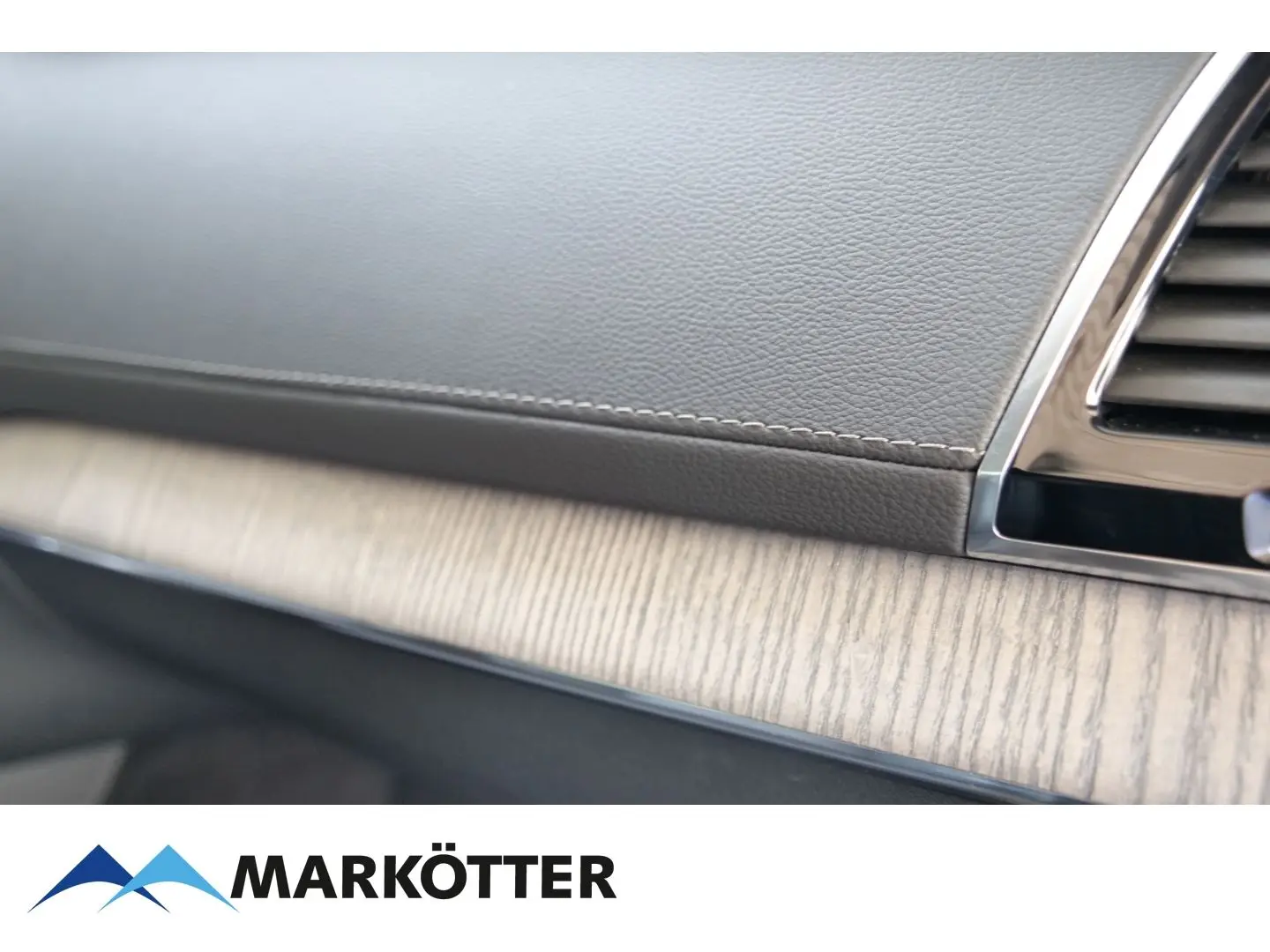 XC90 T8 AWD Ultimate Bright 7-Sitz Bowers/Massag