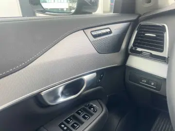 XC90 T8 AWD Recharge Plus Dark Pano/ 360°/ AHK