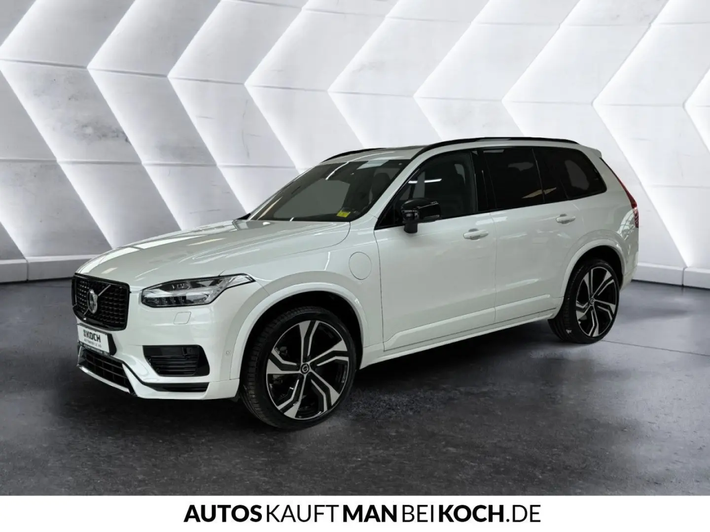XC90 T8 Plug-In AWD Ultimate B/W
