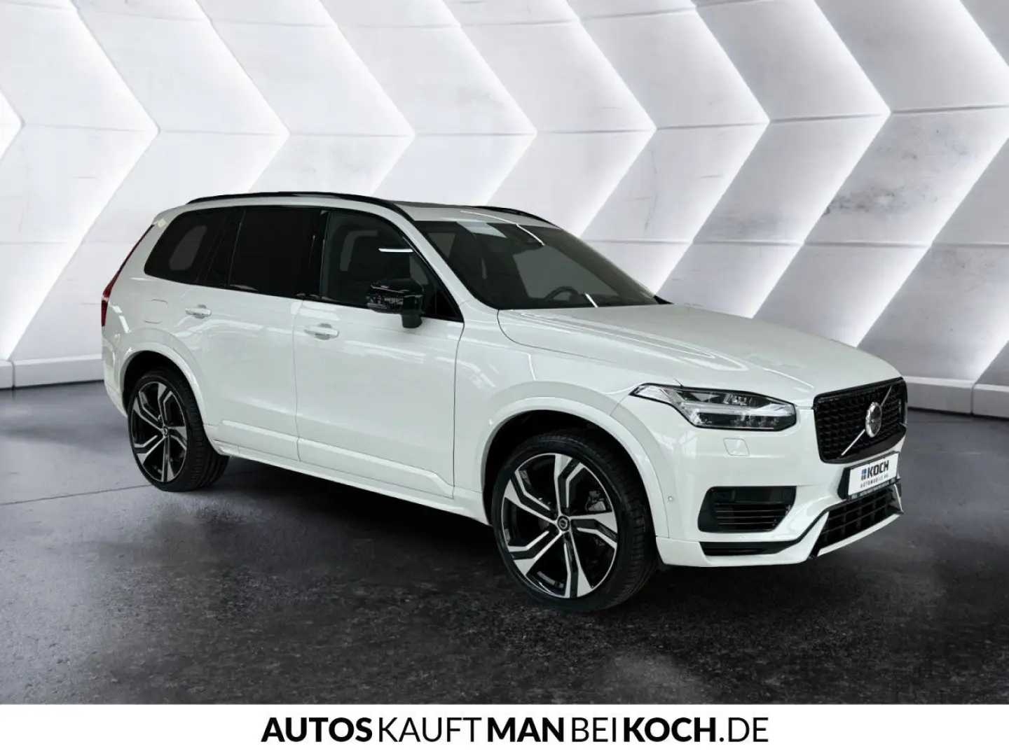 XC90 T8 Plug-In AWD Ultimate B/W