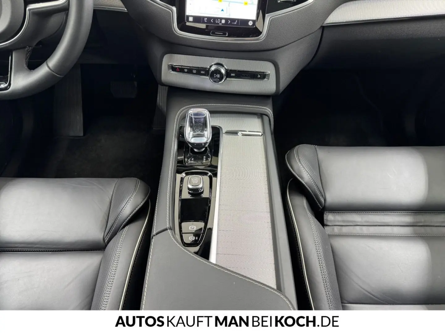 XC90 T8 Plug-In AWD Ultimate B/W