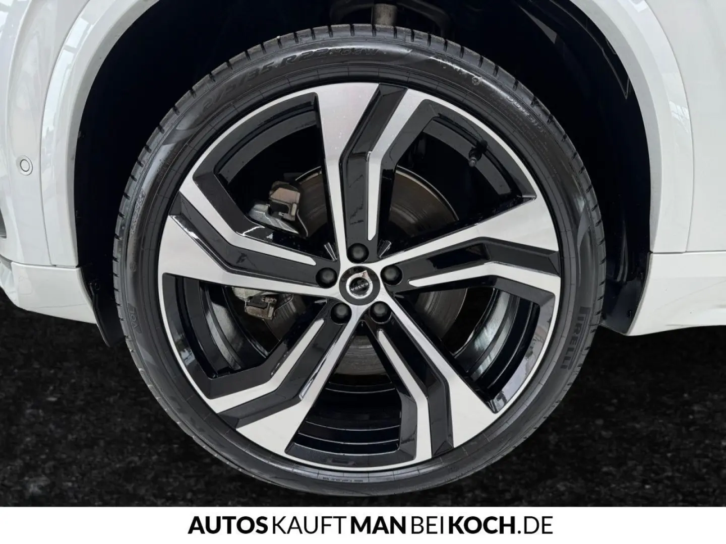 XC90 T8 Plug-In AWD Ultimate B/W