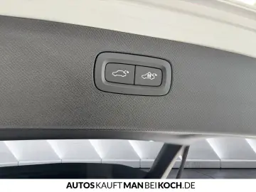 XC90 T8 Plug-In AWD Ultimate B/W