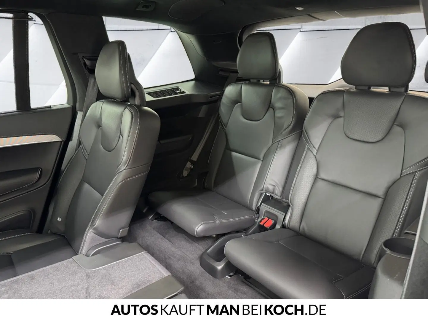 XC90 T8 Plug-In AWD Ultimate B/W
