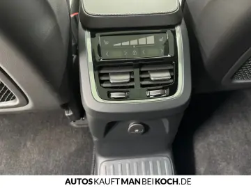 XC90 T8 Plug-In AWD Ultimate B/W