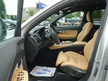 XC90 Plus Dark T8 AWD /FourC/AHK/Pano/360°Cam