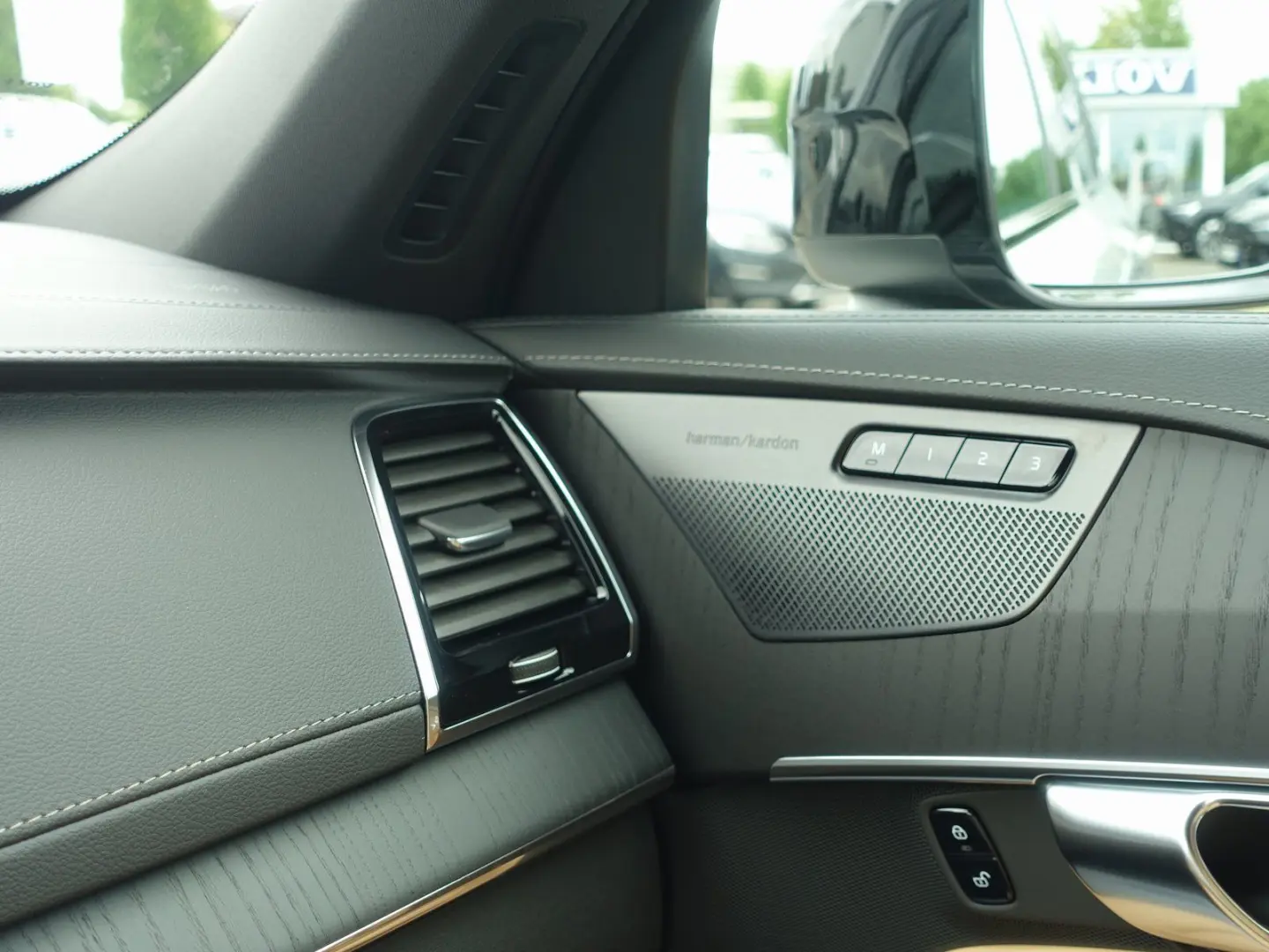 XC90 Plus Dark T8 AWD /FourC/AHK/Pano/360°Cam