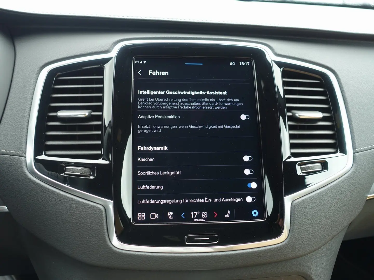 XC90 Plus Dark T8 AWD /FourC/AHK/Pano/360°Cam