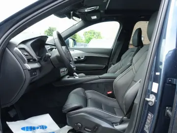 XC90 Plus T8 AWD/Bright/B&W/AHK/FourC/Pano/360°