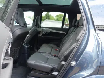XC90 Plus T8 AWD/Bright/B&W/AHK/FourC/Pano/360°