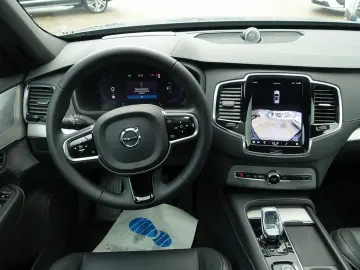 XC90 Plus T8 AWD/Bright/B&W/AHK/FourC/Pano/360°
