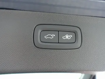 XC90 Plus T8 AWD/Bright/B&W/AHK/FourC/Pano/360°